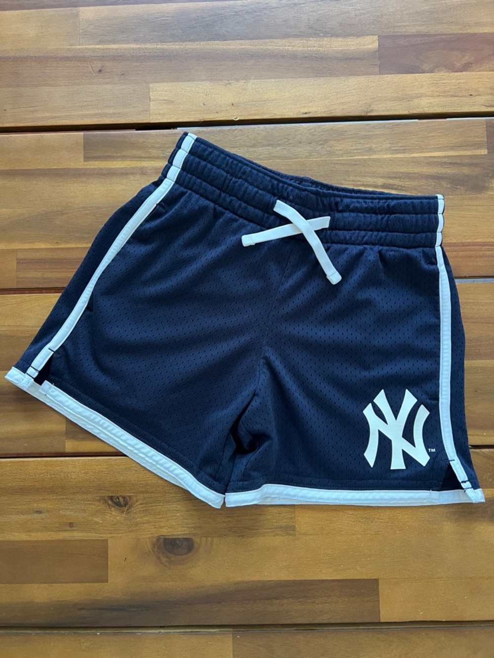 Genuine Merchandise Yankees shorts- Abercrombie kids